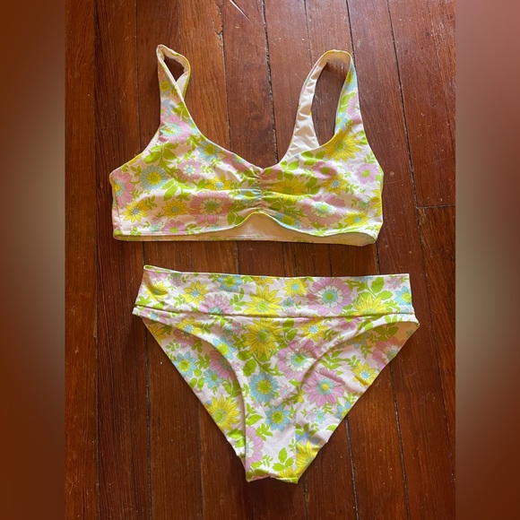 Frankies Bikinis Dexter Bikini Top in Secret Garden, Size M - Picture 6 of 7